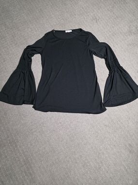 Ultra Flirt Black Long-Sleeve Bell-Sleeve Top